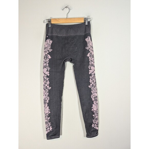 Fabletics Womens‎ Ribbed Floral Seamless Jaqcuard 7/8 Leggings Sz S Gym Running - Picture 2 of 8